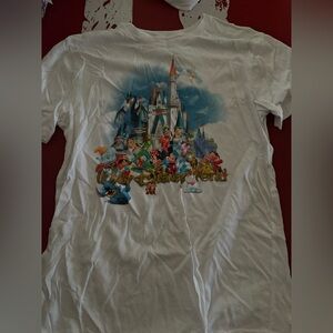 Disney Parks Shirt 2024 Walt Disney World Castle Characters Portrait Small